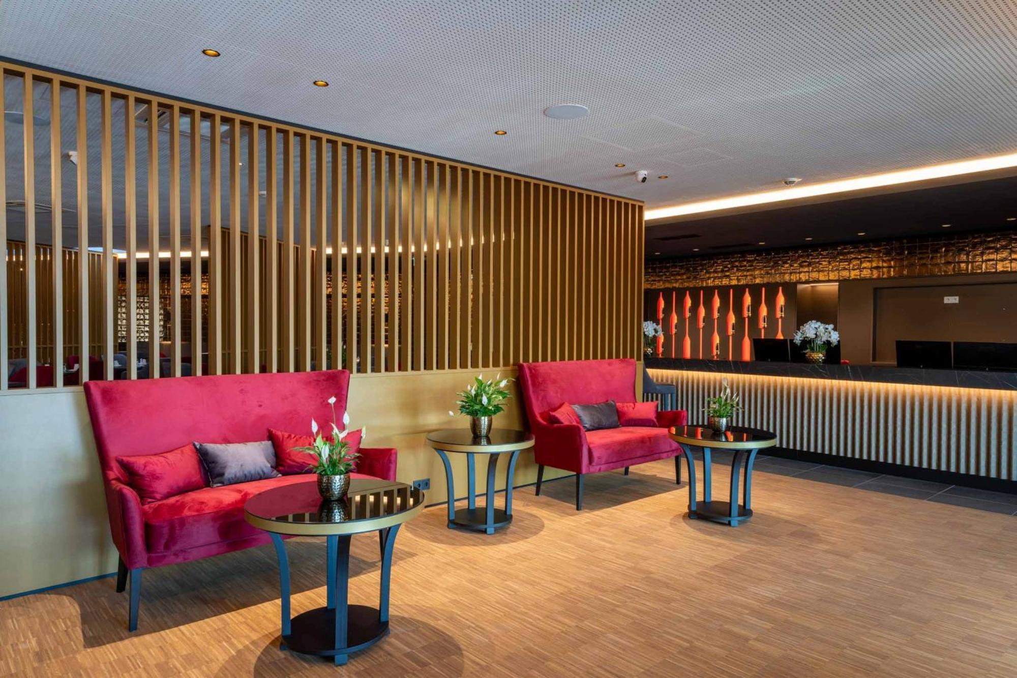 Plaza Residence Wiener Neustadt Bagian luar foto